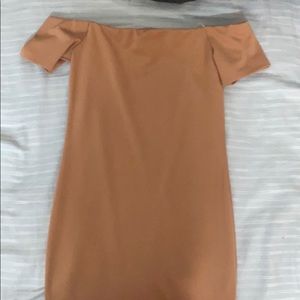 Off-the-shoulder bodycon dress